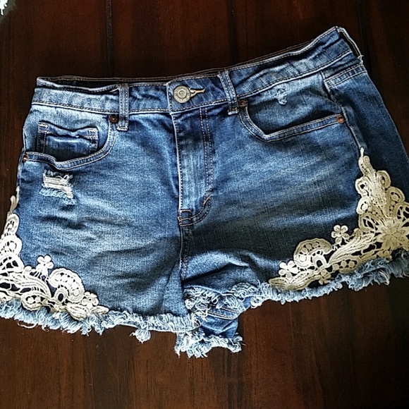 Aeropostale lace detail jean shorts - Picture 2 of 8